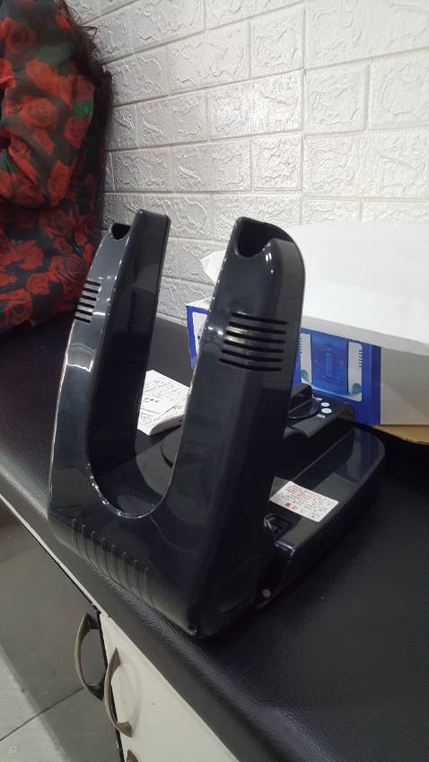 Máy ko đúng như hình , hình anh 1 kiểu giao máy kiểu khác . Loại này ko đèn ? 2 cái này có giống nhau đâu