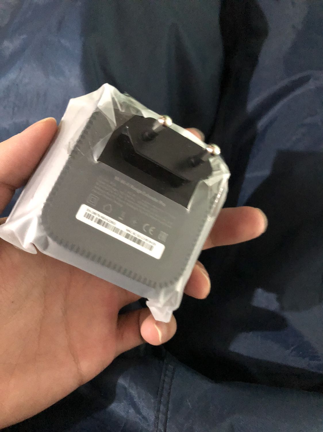 Hàng chính hãng nguyên seal. Cài đặt khá dễ dàng thông qua app Mihome. Mình mới sử dụng thì thấy tốc độ khá nhanh gần bằng router chính. Mình mua được với giá 159k thì quá ok. Hàng chính hãng nguyên seal. Cài đặt khá dễ dàng thông qua app Mihome. Mình mới sử dụng thì thấy tốc độ khá nhanh gần bằng router chính. Mình mua được với giá 159k thì quá ok.