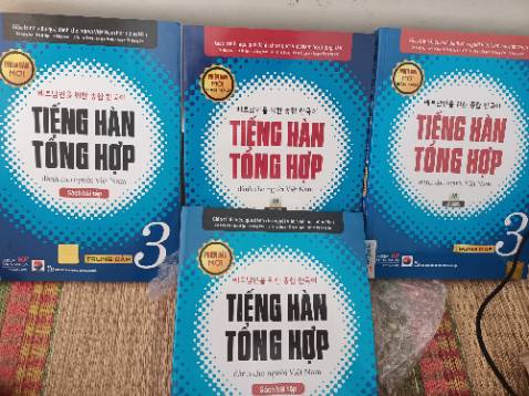 Chất lượng giấy tốt, bìa đẹp bắt mắt, giao hàng nhanh Chất lượng giấy tốt, bìa đẹp bắt mắt, giao hàng nhanh