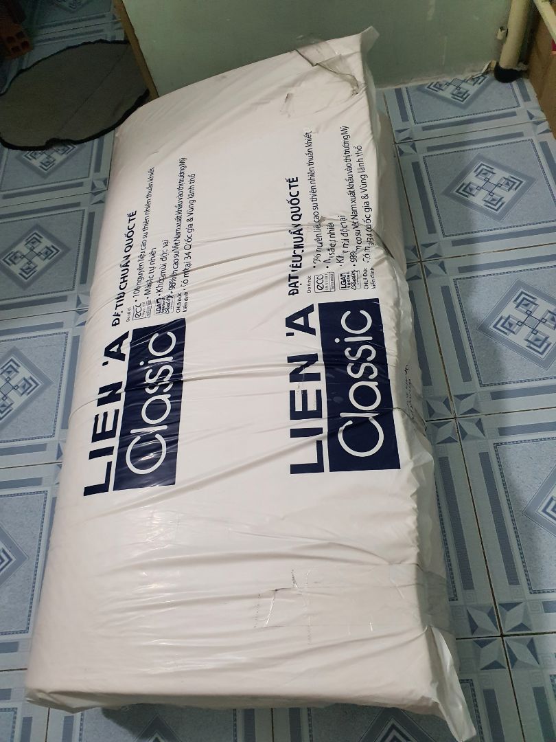 hài lòng, giao sớm hơn dự định, nệm còn được "nệm giá kho" bao bọc bởi hai lớp áo. Lúc đầu mình thấy nệm hơi mềm so với tấm nệm của bạn mình đã gọi tổng đài chăm sóc khách hàng của Liên Á và được kiểm tra tại nhà-good hài lòng, giao sớm hơn dự định, nệm còn được "nệm giá kho" bao bọc bởi hai lớp áo. Lúc đầu mình thấy nệm hơi mềm so với tấm nệm của bạn mình đã gọi tổng đài chăm sóc khách hàng của Liên Á và được kiểm tra tại nhà-good