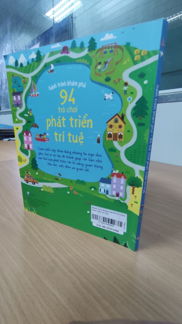 Sách rẻ lại còn được tặng coupon mua sách nữa.
chất lượng sản phẩm rõ nét, hình ảnh minh hoạ thú vị, các trò chơi đa dạng được dịch từ sách quốc tế giúp trẻ phát triển tư duy, hạn chế xem tv máy tính khi nghỉ dịch ở nhà