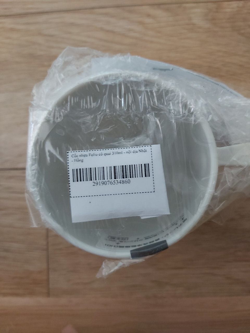 Mình đặt màu hồng mà giao nhầm sang trắng. Tiki đổi lại màu hồng cho mình. Tks