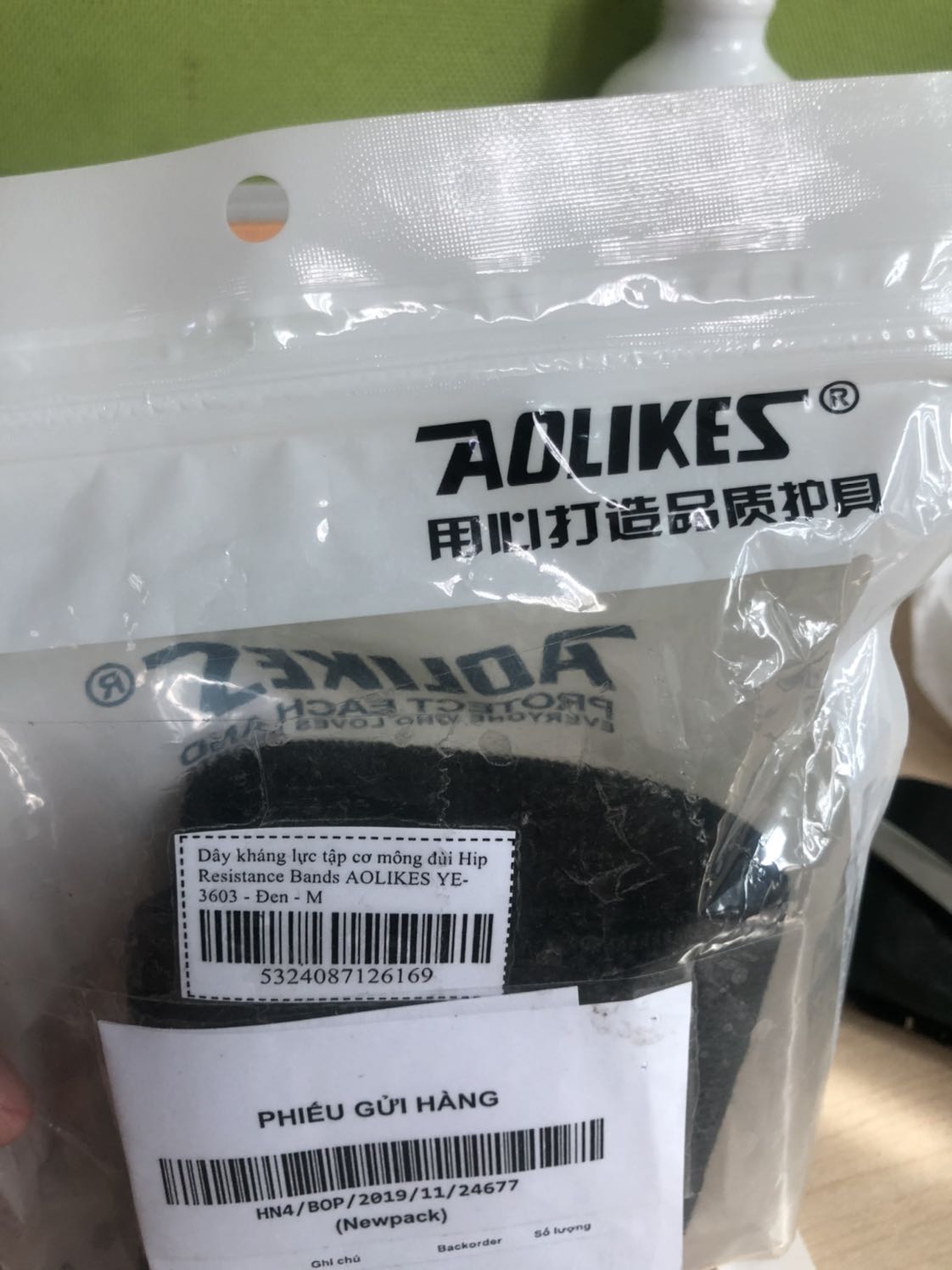 Size M rất nhỏ, dây này kháng lực mạnh nhưng co giãn không nhiều, khó tập đủ các bài mông đùi cho nữ như dây cao su. Tiki đóng gói rất kỹ, thêm hộp giấy to ở ngoài, hơi phí cái hộp, đã gọi tổng đài xin đổi qua size L nhưng không được. Size M rất nhỏ, dây này kháng lực mạnh nhưng co giãn không nhiều, khó tập đủ các bài mông đùi cho nữ như dây cao su. Tiki đóng gói rất kỹ, thêm hộp giấy to ở ngoài, hơi phí cái hộp, đã gọi tổng đài xin đổi qua size L nhưng không được.