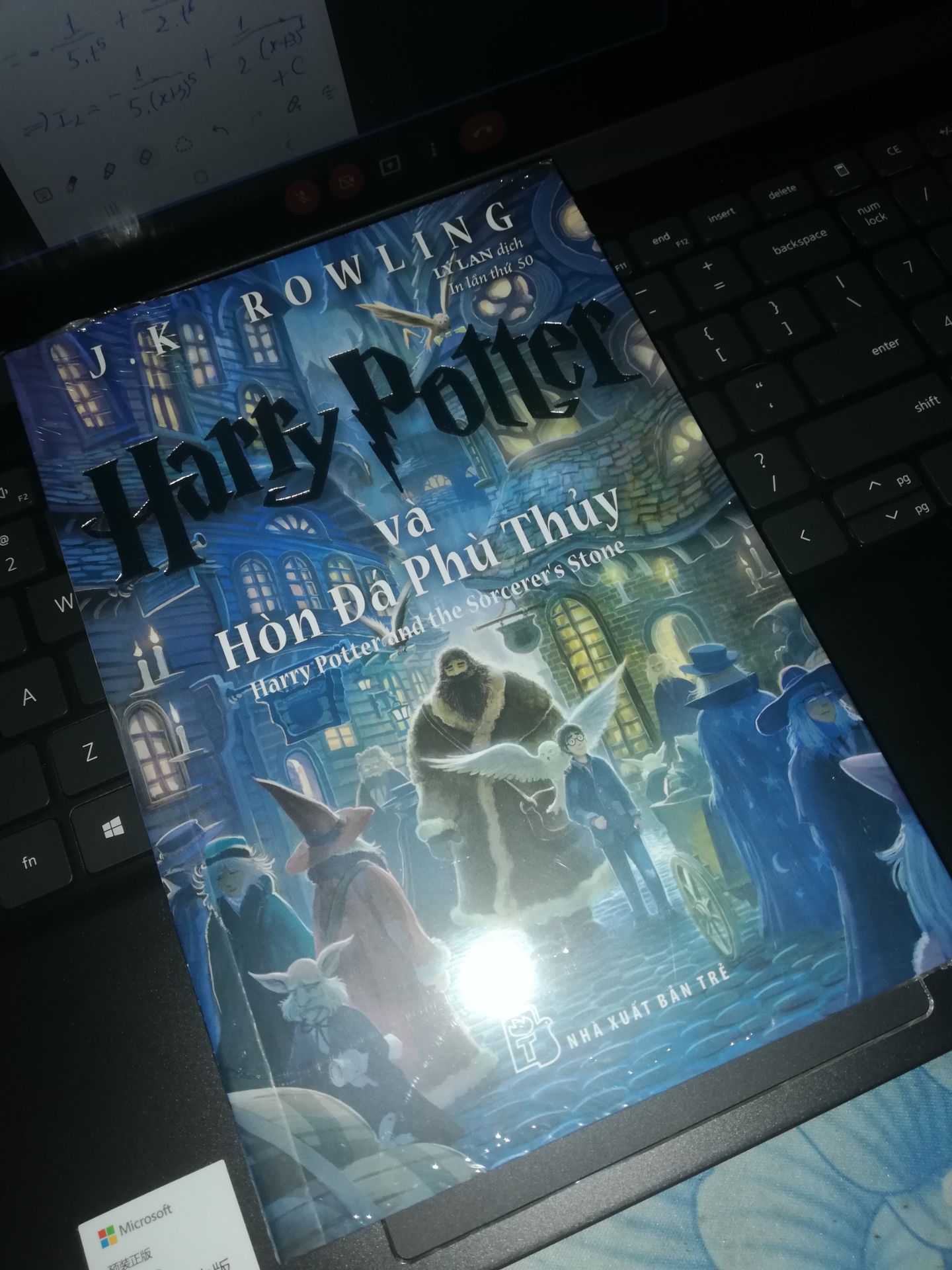 nguyên seal, giao hàng nhanh, sáng đặt thì chiều hôm sau đã có ròi, không bị hư hại, gói hàng quá an toàn, 10đ.