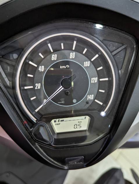 Giá tốt, hỗ trợ làm biển số tỉnh chi phí hợp lý. Lead 4val máy mạnh, bốc hơn Lead 2val