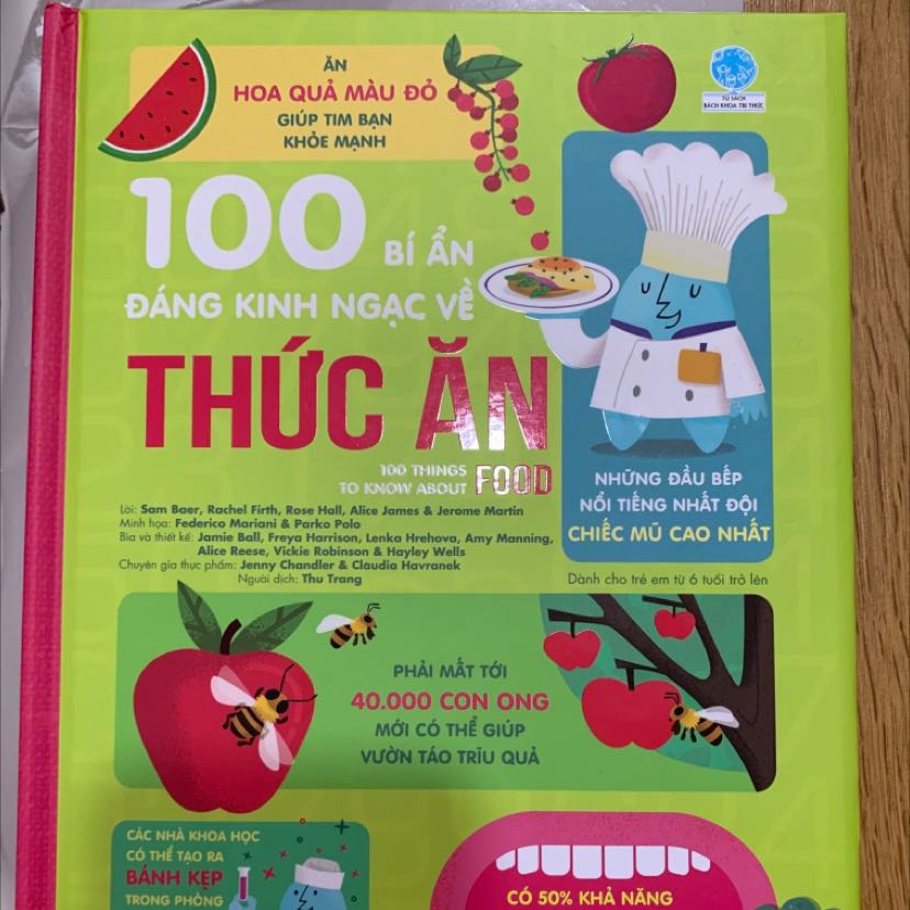 Sách dày dặn, bìa dày, mực in rõ nét, không bị nhoè. Hình ảnh đẹp mắt, nội dung đơn giản, chủ yếu cung cấp thông tin dạng sơ đồ, giúp bé đọc dễ dàng. Cũng có vài chỗ viết hơi khó hiểu do dùng từ chuyên ngành.