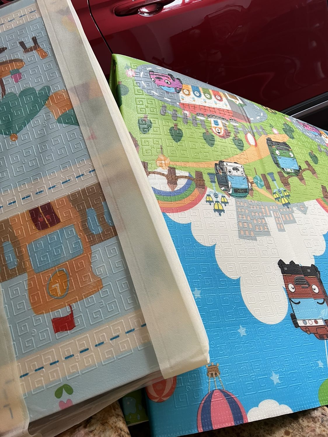 Dễ dàng gấp gọn, nhẹ xốp và không mùi, mẫu mã đúng như yêu cầu của khách. Giao hàng và đóng hói cẩn thận Dễ dàng gấp gọn, nhẹ xốp và không mùi, mẫu mã đúng như yêu cầu của khách. Giao hàng và đóng hói cẩn thận