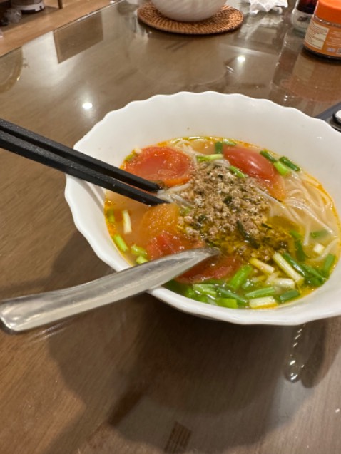 Bộ TT&TT trân trọng đề nghị người dân cảnh giác với thông tin giả mạo, lừa đảo trên Internet. Trước khi sử dụng dịch vụ, giao dịch trên Internet, hãy tra cứu thông tin về website mà mình truy cập bằng cách nhắn tin miễn phí theo cú pháp TCTM  gửi 156 hoặc tra cứu tại: https://tracuutenmien.gov.vn