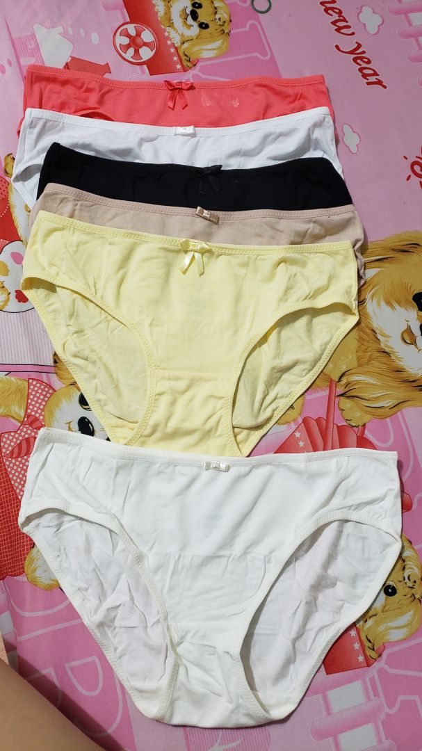 tiki bây giờ làm việc chuyên nghiệp hơn trước. giờ tiki đã để số đt của khách ko đầy đủ như trc để lỡ khách có quăng vỏ hộp sản phẩm thì ko bị lộ số dt.Thanks tiki. quần của milye thì đẹp co giãn tốt. trc mình có mua 10 quần theo đúng size shop để là size L thì mình mặc cảm giác hơi rộng nên lần này mình đã chọn size M mặc cho vừa ôm đẹp. mông minh 95. Bạn nào thích thoải mái thì chọn theo size shop để còn ko thì chọn nhỏ 1 size sẻ ôm đẹp. cái trắng nằm dưới cái vàng là L còn cái vàng là M.