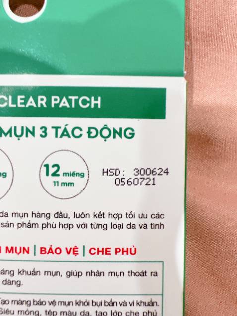 Nó gom mụn lại được nha mn, em hay dán cái này lắm. Nó tiện cực kì mà còn giữ vệ sinh cho da nữa. Dán dính lâu, dùng tay gỡ mới ra chứ ko bị bong viền như mấy loại khác.