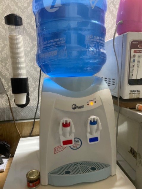 Dễ sử dụng, để vô phòng muốn pha nước gì cũng có, nước lạnh uống vừa phải ko lạnh lắm nhưng chồng mình nói như vậy dễ uống.