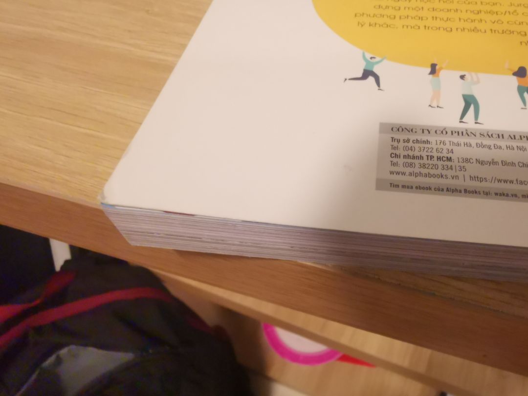 sách bìa dơ, cũ. gáy sờn. thất vọng