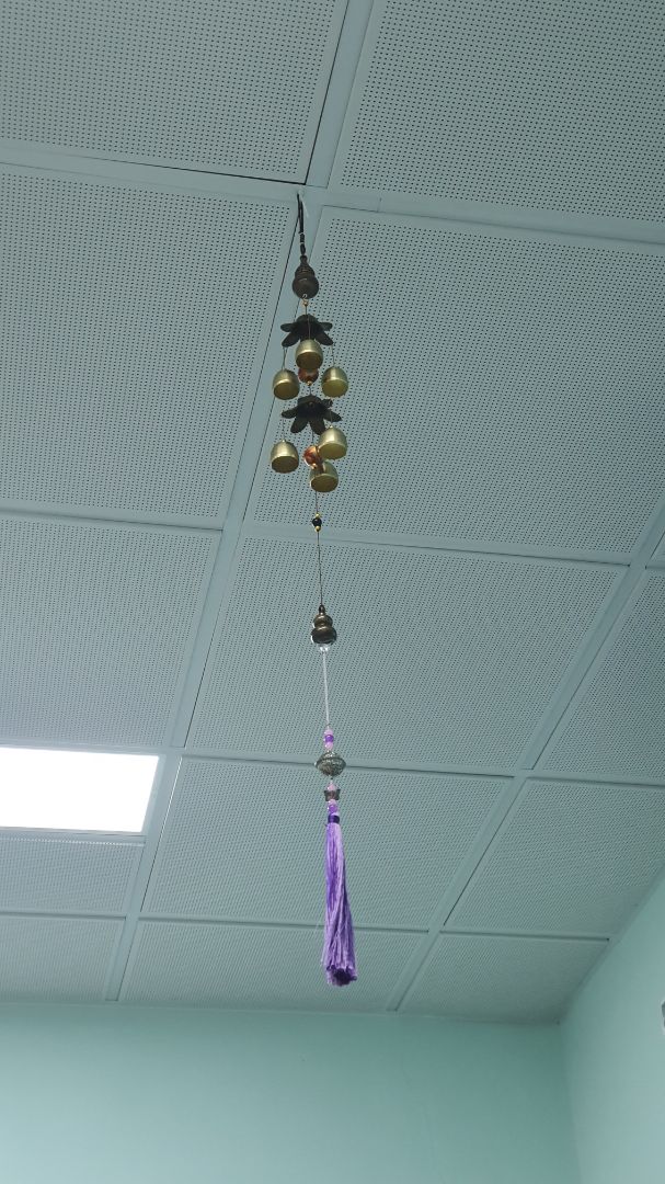 Hàng giống hình, tiếng kêu thanh, nhỏ. Treo phòng, treo cửa sổ ok. Cảm ơn cửa hàng và Tiki.