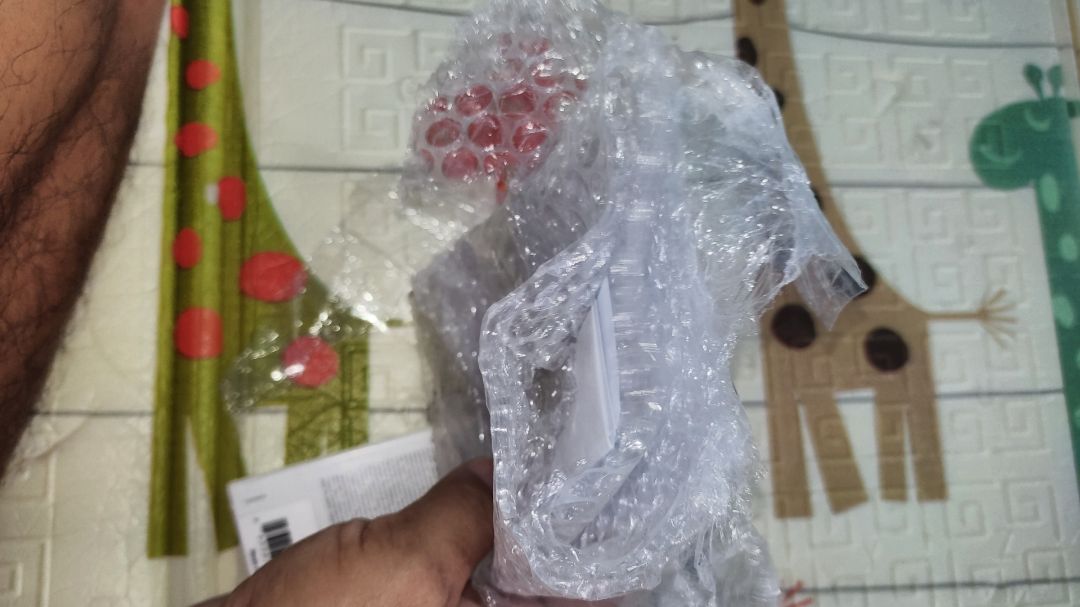 shop đóng gói quá thiếu cẩn thận, ssd mà gói 1 bọc nilong xốp bên ngoài mỏng te thế này đây, kết quả móp méo rách luôn cả hộp ssd, may ssd bên trong ko sao ! cần cải thiện hơn trong khâu đóng gói ! shop đóng gói quá thiếu cẩn thận, ssd mà gói 1 bọc nilong xốp bên ngoài mỏng te thế này đây, kết quả móp méo rách luôn cả hộp ssd, may ssd bên trong ko sao ! cần cải thiện hơn trong khâu đóng gói !