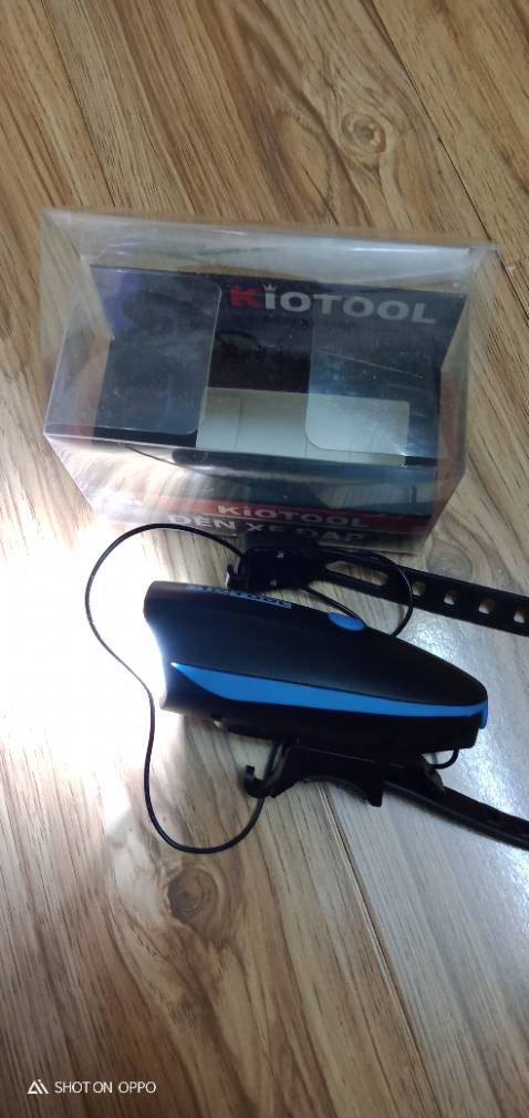 Ánh sáng tốt giao hàng đúng hẹn.Giá lại phải chăng.Đèn có cả còi nữa.Còi to không rè