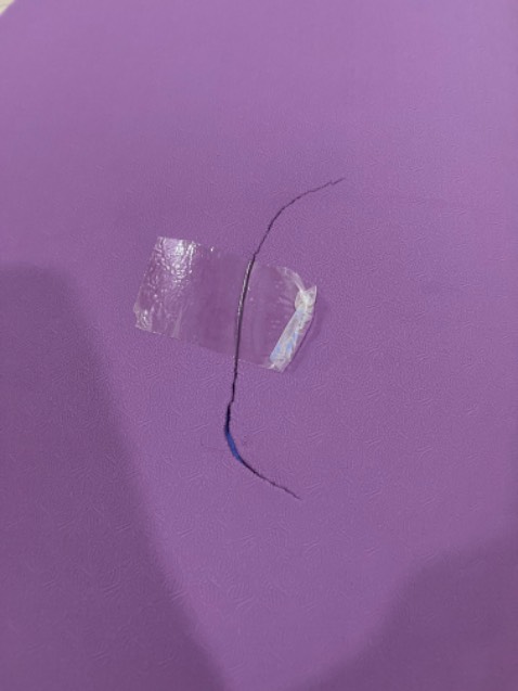 Quá tệ, giao cho cái sản phẩm bị rách xong lại còn dán lại như thế này