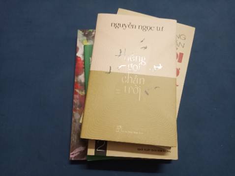 Sách đẹp, nguyên seal bọc. Nhà sách Tiki bọc gói khá cẩn thận. Đơn hàng 5 cuốn thì có 2 cuốn vẫn bị móp bìa và cạnh sách.