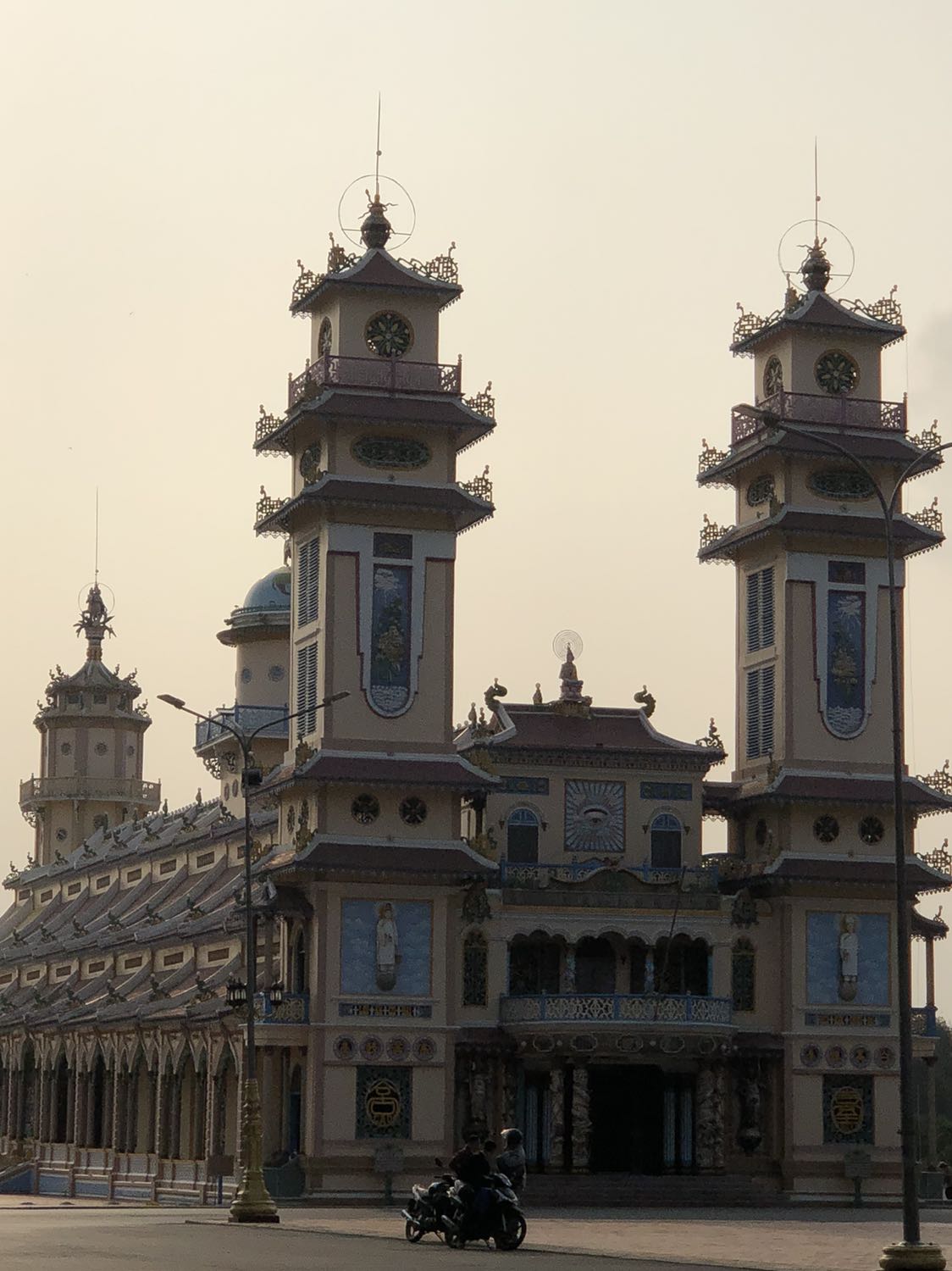 Đóng gói rất chắc chắn. Hàng nguyên vẹn. Chất lượng sản phẩm ổn. Giá tốt. Nên mua. Hết sẽ mua nữa