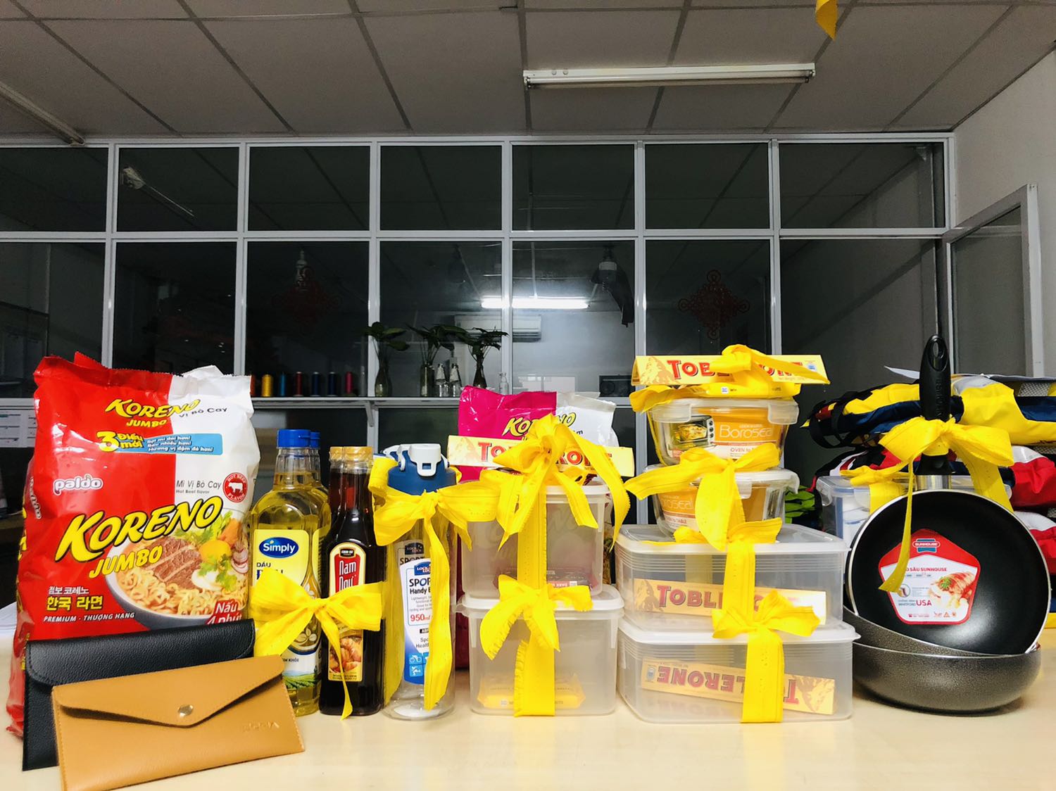 Hộp đẹp lắm, mình mua tặng ai cũng thik. Tin dùng Lock and Lock. Cảm ơn Tiki