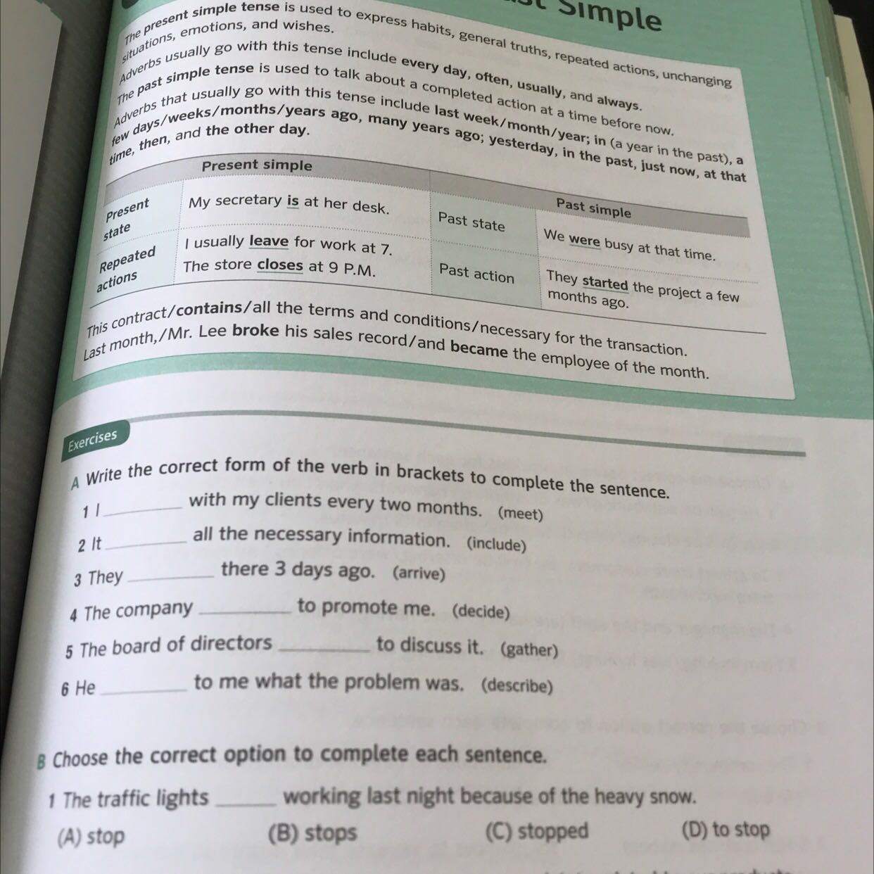 Sách in nét, bố cục và chủ đề rõ ràng