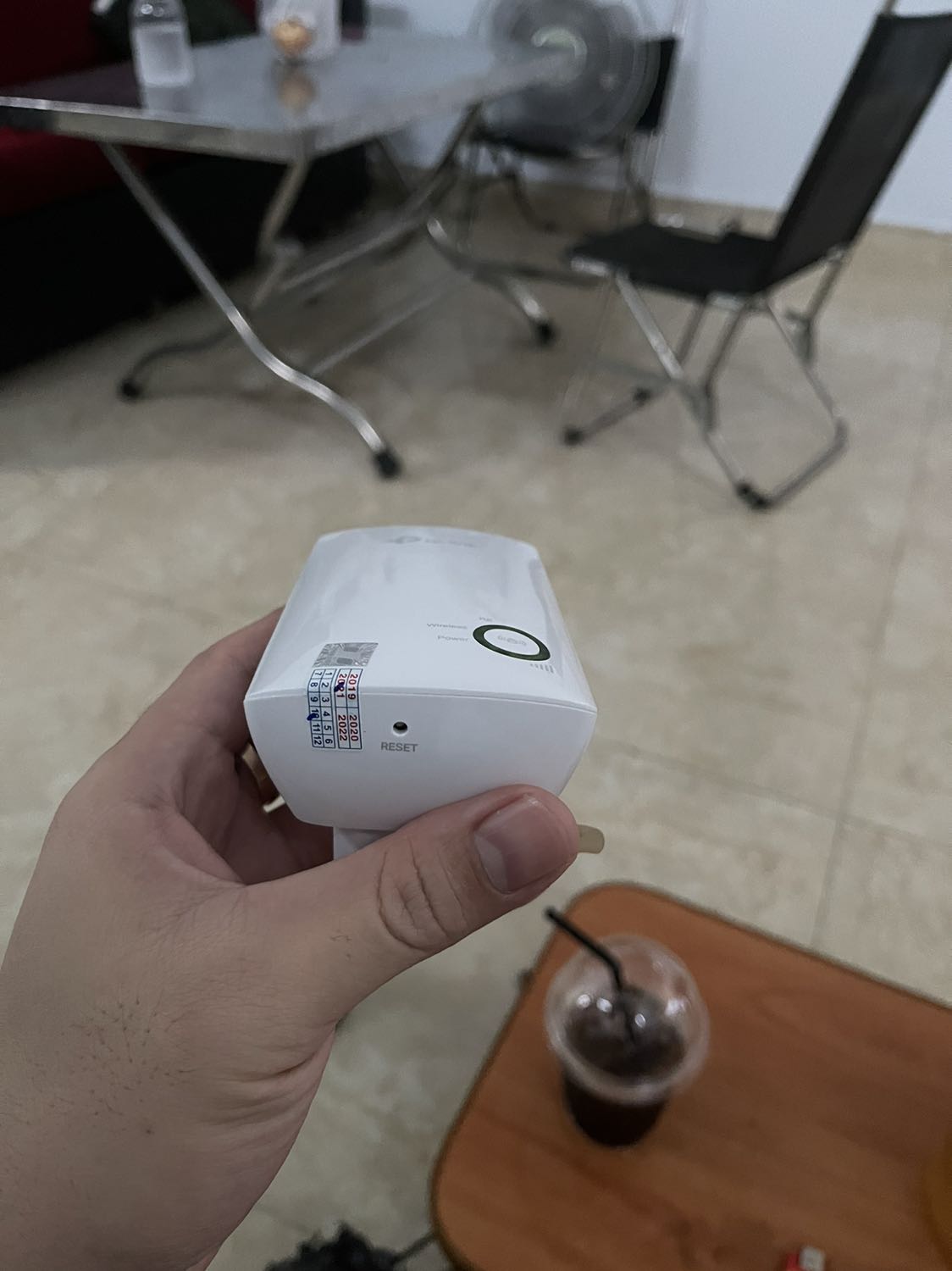 Giao hàng không đúng sản phẩm, mình đặt shop loại WA850RE shop giao WE854RE,mình cần đổi trả lại sản phẩm.