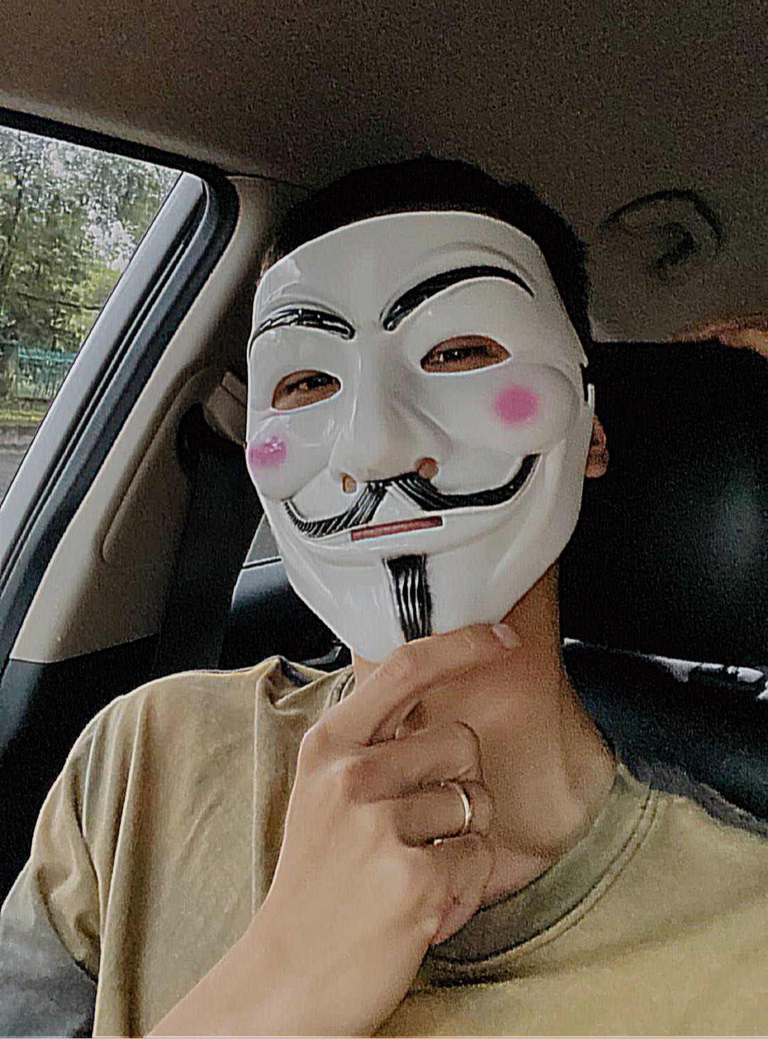 Không đúng với sản phẩm trên ảnh mong ad xem sét lại. Làm vậy chã khác nào *** nhau