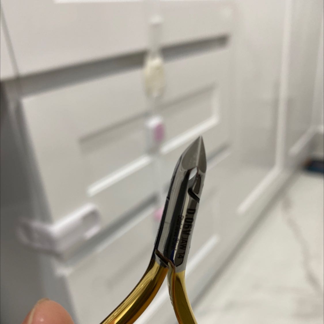 Cực kỳ tốt, cắt da siêu thích đối với da tay nhiều như mình (1 tuần phải cắt 2 lần), độ bén cao, nhìn kiềm chắc chắn, sẽ mua thêm 1 cay nữa