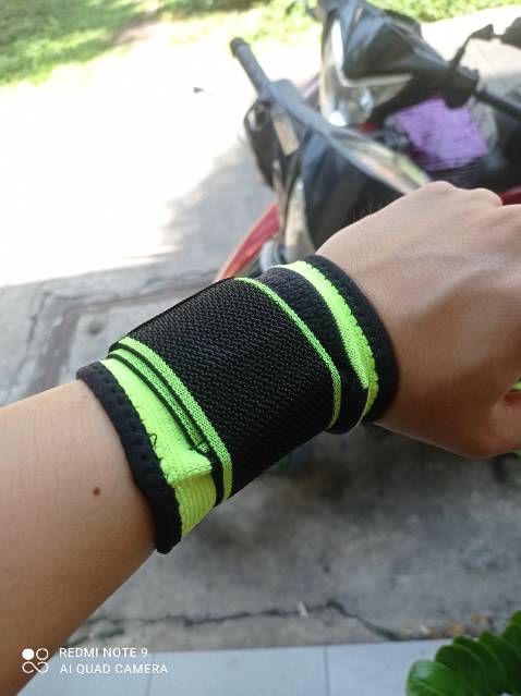 Cố định cổ tay chắc chắn nha ,đóng gói kĩ