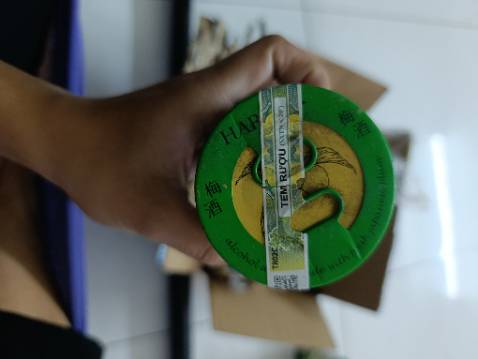 Giao hàng sản xuất từ 2021 ma bây giờ là 2026 . Biết rằng rượu có thể để lâu mà co đau tới 5nam mà giao dậy