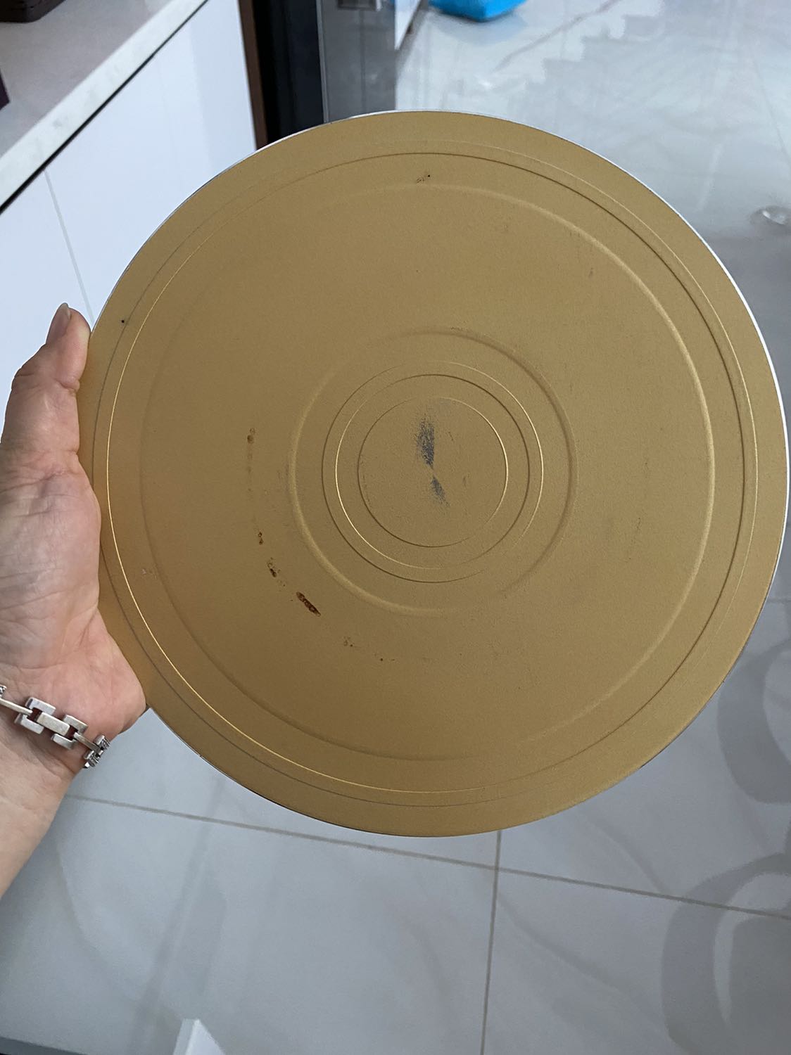 Sản phẩm y hình, dày, chắc chắn nhưng bị khét và chuyển nhiệt rất lâu. Chỉ dùng dự phòng, tốt nhất mua luôn nồi chuyên dụng cho bếp từ