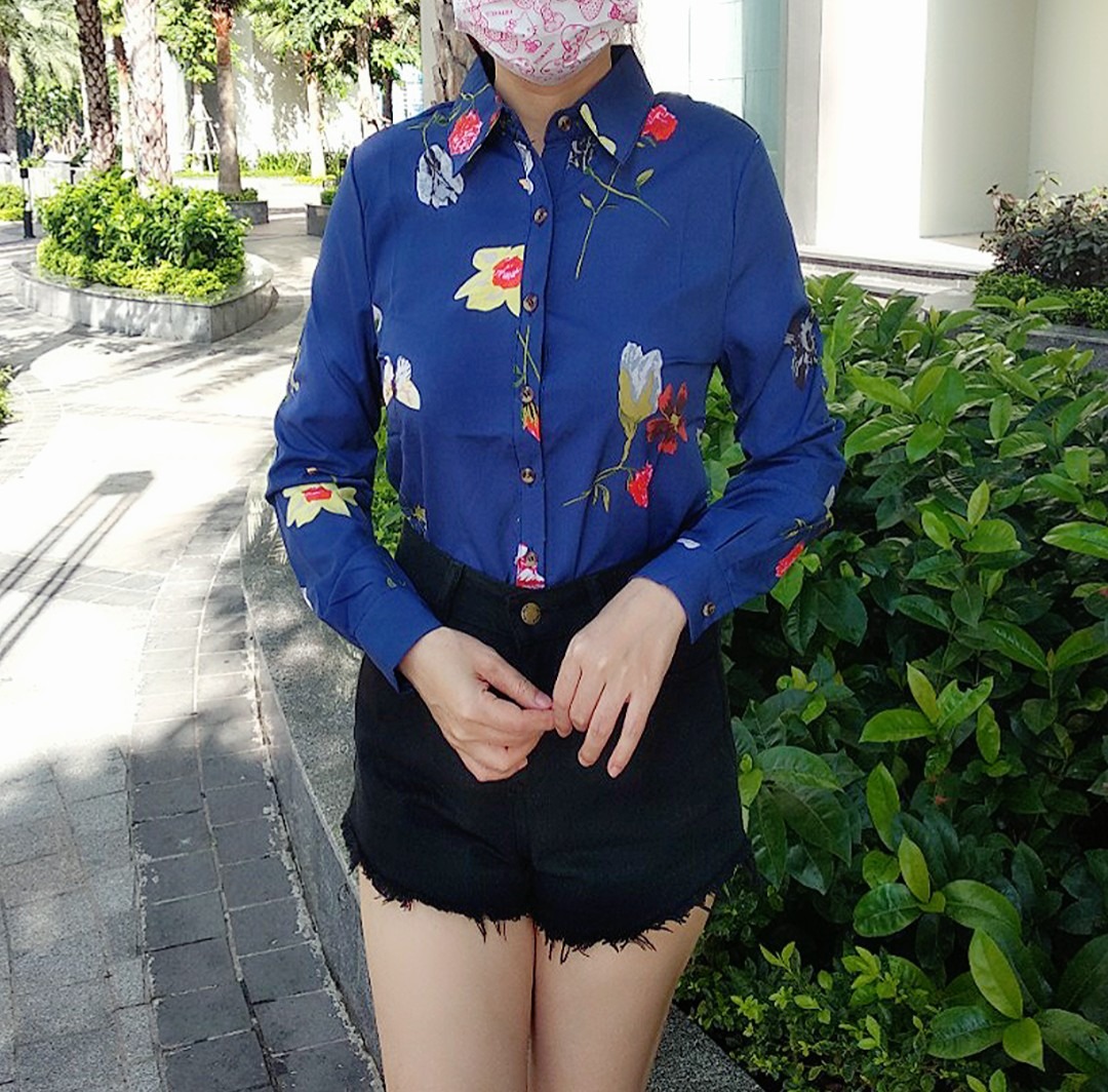 Mình cao m59 nặng 49kg mặc vừa size L. Kiểu áo dễ mặc, dễ kết hợp đồ và đơn giản. Áo này ai v1 quá khổ chắc không vừa ^^. Mua tiki giao nhanh, cám nhiều bạn tiki.