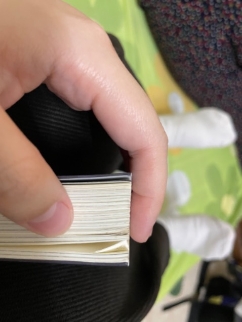 Sách chưa đọc nội dung nhưng hình thức thì 🌚
+ Sách bị bẩn góc
+ Sách bị quăn mép