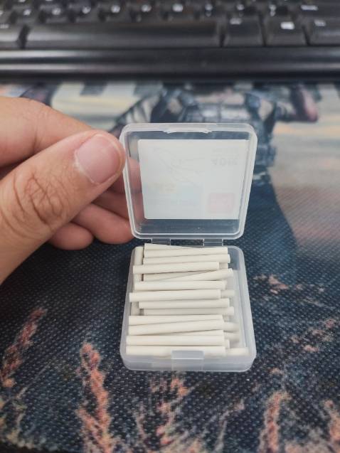 Hộp nhỏ xinh lắm, có 40 đầu nhỉ xài ko biết nào mới hết.