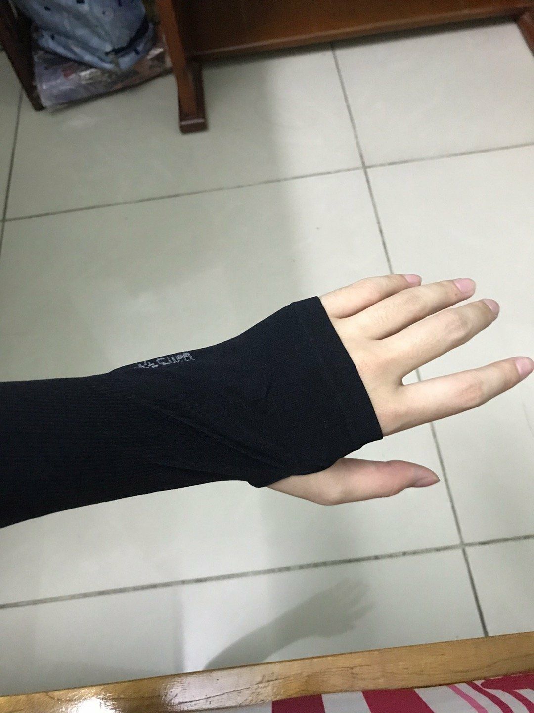 ngăn nga tia UV 
được cải tiến co dãn và  thoáng mát hơn phiên bản cũ trong hộp bìa ngăn nga tia UV 
được cải tiến co dãn và  thoáng mát hơn phiên bản cũ trong hộp bìa