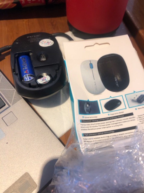 Đang ở ngoài quán cafe, cần gấp nên mua dùng tạm, và hụt hẫng là mất 85k nhưng ko xài được, đã cố gắng gắng pin ra vô chục lần vẫn ko dc