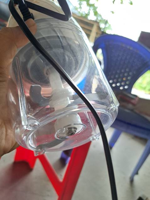 Shop bán hàng dỏm hàng nhái giá rẻ thì nên nói rõ ra để người mua khỏi hiểu nhầm. Rõ ràng đây không phải là hàng chính hãng. Quá dỏm luôn. Đành rằng tiền nào của đó nhưng nếu như vầy là *** đảo khách hàng rồi