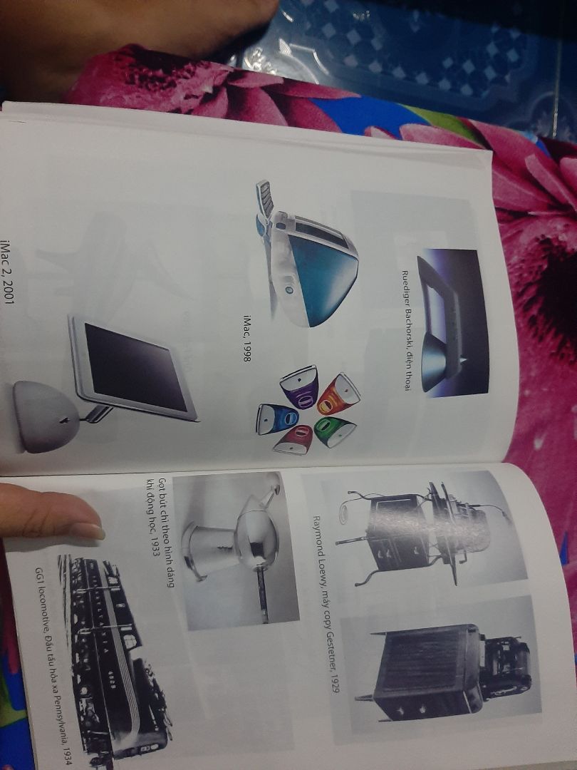 sách hay, nhưng mình thích ảnh màu hơn