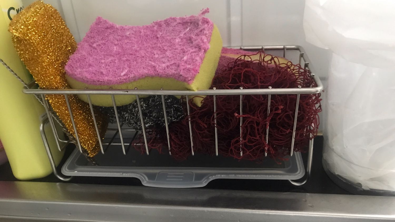 Kệ thiết kế thông minh và đẹp, chất liệu nhìn xinh lắm
Hàng của shop chất liệu tốt ghê. Mua em này xong mình quyết định mua thêm vài sản phẩm khác
Inox 304 rất phù hợp để dùng ở những khu vực dễ bị dính nước như bếp hay nhà tắm á. Bền, dễ chùi rửa

Điểm nên mua khác của bạn này là có hỗ trợ tiki now đó mọi người
Nên sẽ không bị chờ dài cổ như Tiki fast khi bị đẩy đơn qua GHN haiz