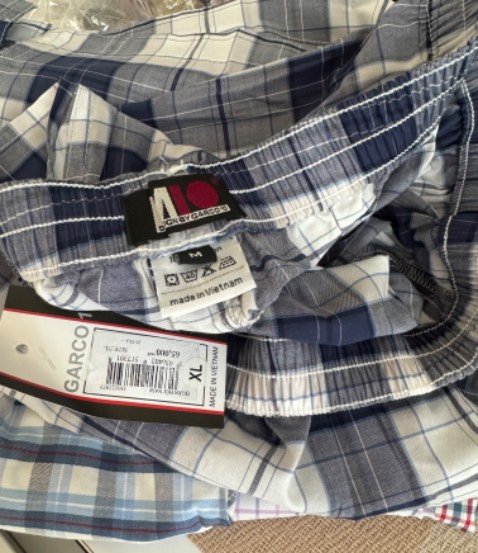 Tôi hài lòng về chất lượng sản phẩm nhưng trừ shop 1 sao vì hàng bấm sai size- quần M nhưng nhãn XL.