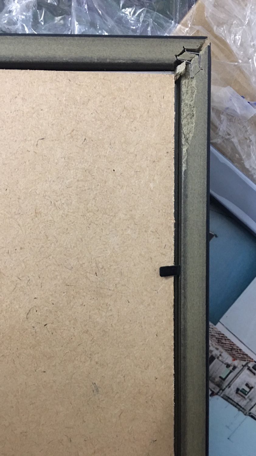 Giao sản phẩm bị lỗi, màu sắc ko đẹp