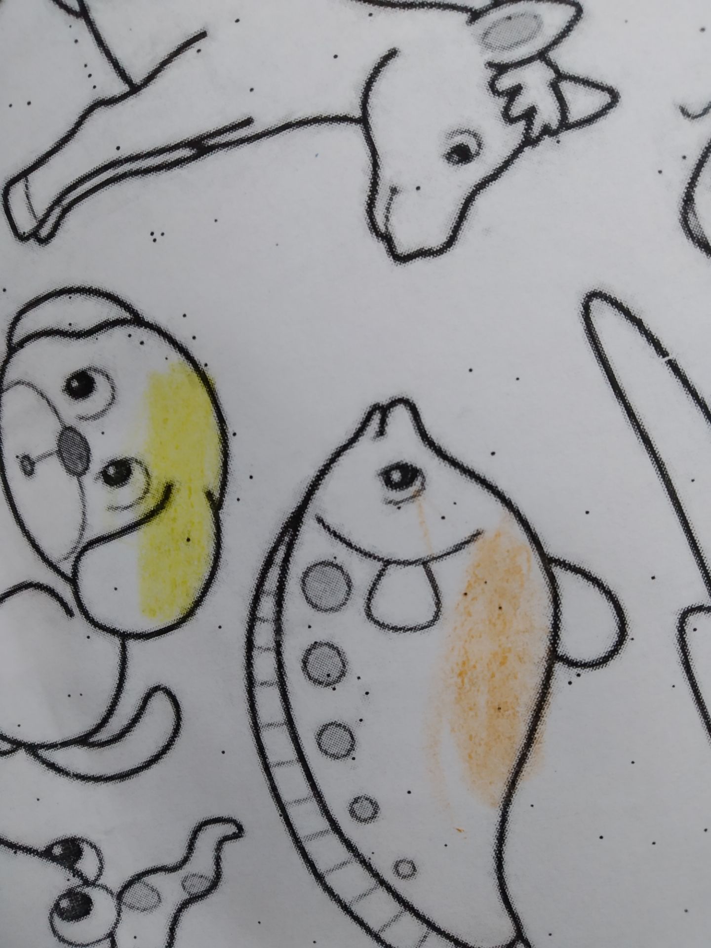 Mình ấn cật lực mới ra được màu như trên hình, còn bé con nhà mình 3.5 tuổi là tô ko lên màu luôn. Rõ chán Mình ấn cật lực mới ra được màu như trên hình, còn bé con nhà mình 3.5 tuổi là tô ko lên màu luôn. Rõ chán