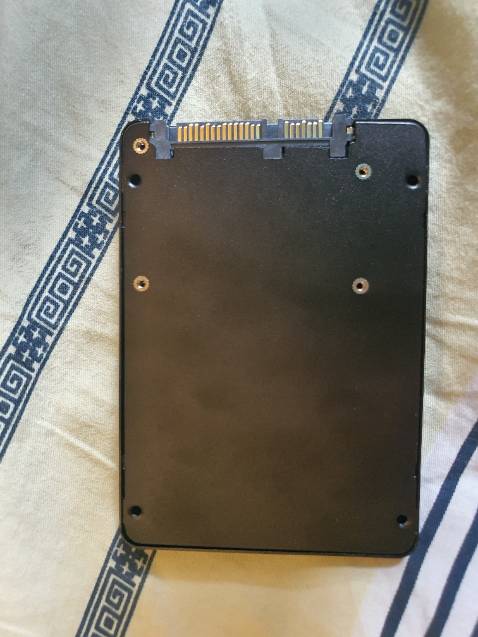 Shop đóng gói chắc chắn, giao hàng siêu nhanh, từ lúc đặt hàng đến lúc nhận hàng chưa đến 1 giờ. Sản phẩm đúng như Shop giới thiệu. Box bằng kim loại chắc chắn, độ hoàn thiện chi tiết đẹp, đầy đủ ốc vít phụ kiện kèm theo. Đã sử dụng 2 tuần nay box hoạt động tốt, ổn định. Cảm ơn Shop và Tiki.