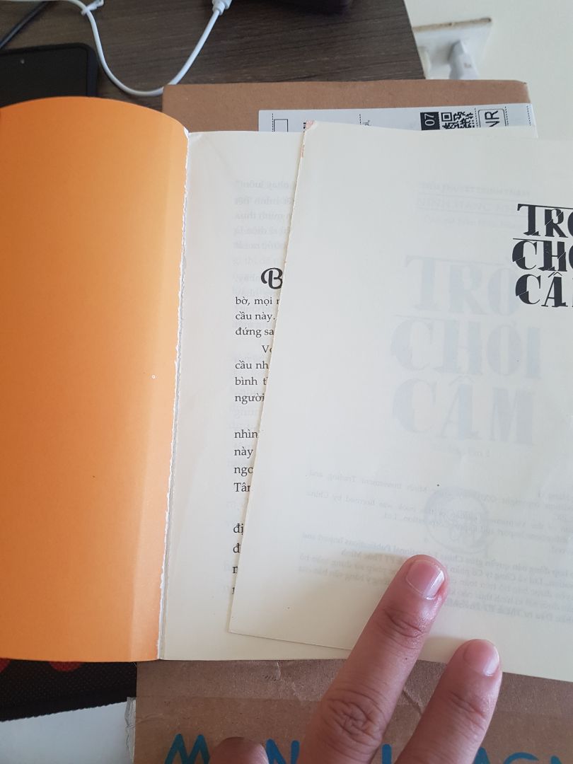 tôi rất ko hài lòng về chất lượng sản phẩm. yêu cầu shop thu hồi và đổi lại sách cho t. t đặt sách mới về lật ra trang đầu đã bung bét hết cả. ???