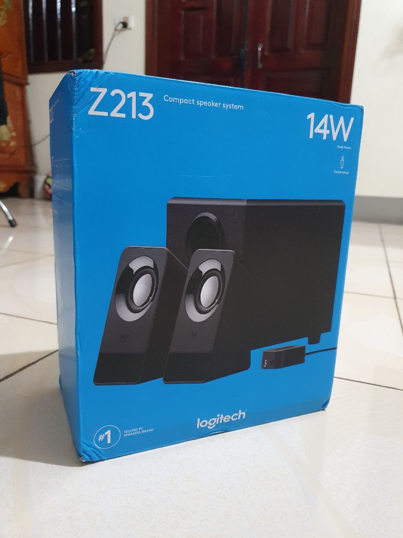 Tầm giá này cũng không mong gì hơn là một thiết bị nghe đến từ một thương hiệu lớn như Logitech. Chất âm tương đối, kích thước nhỏ gọn, dễ set up cho người có bàn nhỏ. Ngoài ra không liên quan đến sản phẩm nhưng Tiki giao hàng nhanh kinh khủng, từ tối hôm trước đến sáng hôm sau đã được giao hàng dù ở ngoại thành Hà Nội.