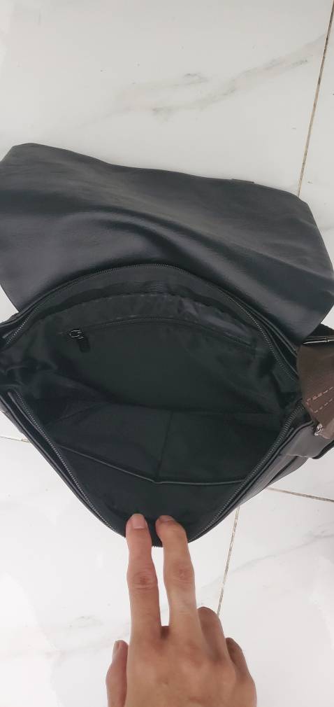 Thiết kế đẹp, chất liệu da mềm, nhiều ngăn tiện ích, túi chắc chắn khóa kéo hoàn thiện đẹp