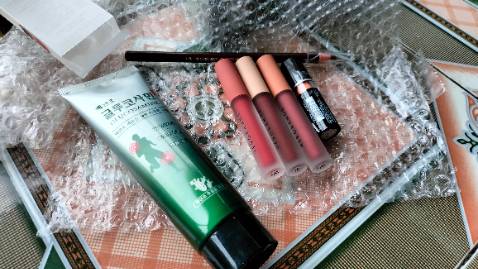 Rất ưng với những sản phẩm giá đẹp và chất lượng thế này! Mình cảm ơn shop!