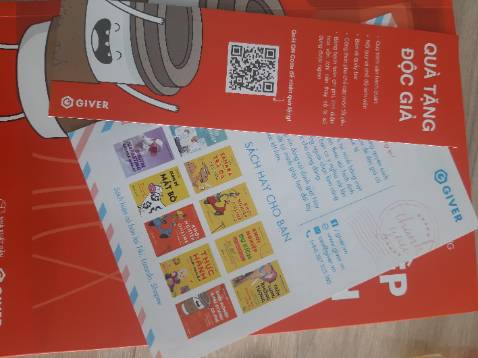 Bìa sách cute dữ thần, chiếc ly răng sún in dập nổi lên khá đặc biệt.
Nội dung thì mình mới đọc được gần 1/2, khá chi tiết và cụ thể danh sách những việc cần làm và cần làm tốt để quán đông khách. Ngoài ra sách còn hướng dẫn từ A-Z nhưng thủ tục cần thiết khi thuê mặt bằng, khi mở quán và ngay cả ngày khai trương cần làm nhưng gì cũng được viết khá cụ thể.
Mình là fan của GIVER và sự thật là GIVER không làm mình thất vọng. 
GIVER GOOD JOB 👍