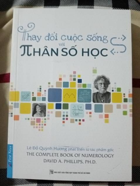 Thao dõi chị Quỳnh Hương trên youtube lâu rồi, coi xong còn mua sách của chị về nữa. Khi tìm hiểu tất tần tật con số của bản thân, mình bắt đầu cải thiện không ít thứ. Ai thích thần số học có thể mua sách của chị, chị ấy giải thích dễ hiểu, cũng có ví dụ mẫu cho độc giả hiểu rõ hơn nữa.