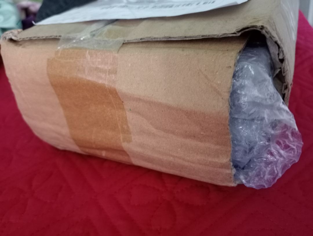 Lúc đầu nhận hàng khá shock vì cách đống gói quá tệ , nhưng shop bọc cx khá là kĩ . Sách mới có mùi và rất bổ ích . Trải nghiệm mua hàng lần này rất ưng ý