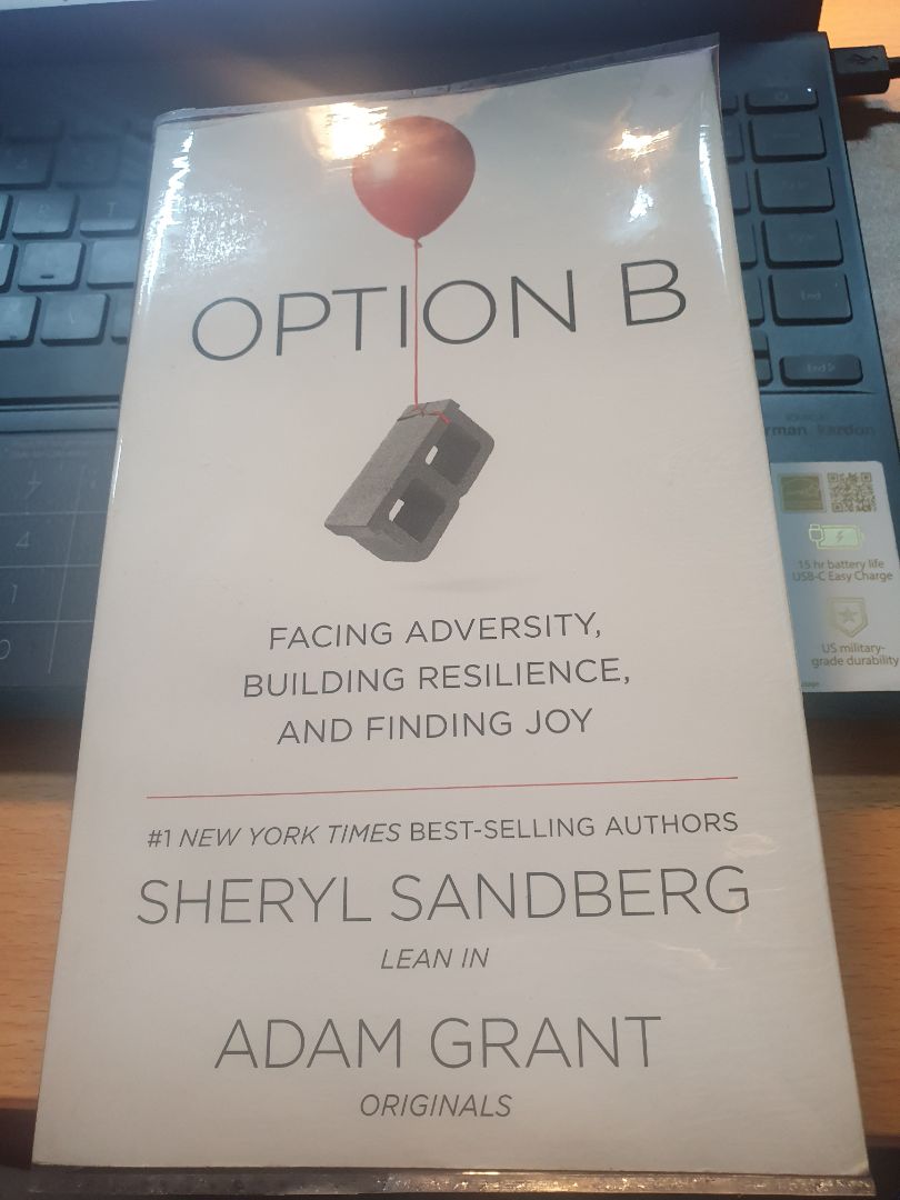 Sách siêu mới luôn mọi người, lại còn được bọc cẩn thận nữa.hihi. Mua được giá sale quá quá rẻ luôn. Cuối năm mua được mấy cuốn sách mình thích, vui quá. Sẽ ủng hộ tiki lâu dài^^ Sách siêu mới luôn mọi người, lại còn được bọc cẩn thận nữa.hihi. Mua được giá sale quá quá rẻ luôn. Cuối năm mua được mấy cuốn sách mình thích, vui quá. Sẽ ủng hộ tiki lâu dài^^